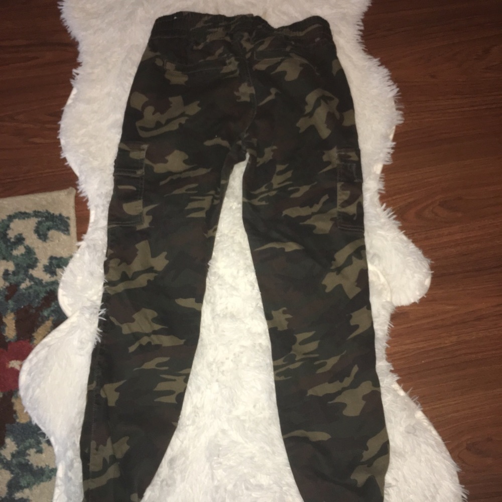 V.I.P Women’s Camouflage Joggers‼️‼️‼️ - Picture 2 of 3
